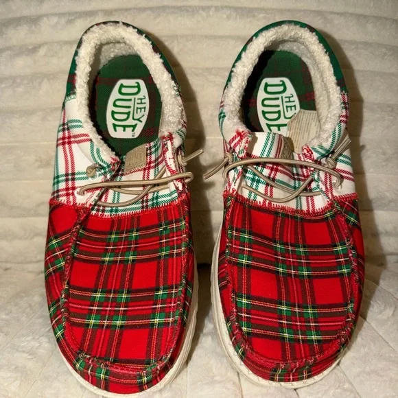 Hey Dude Fleece Lined Plaid Slip On Shoes Women’s Size 10 Holiday Christmas - Picture 1 of 3